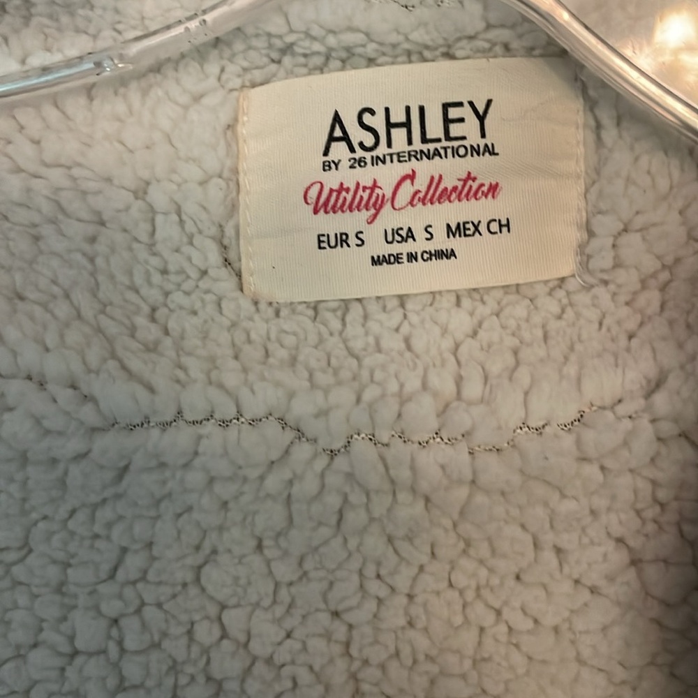 Jacket - Picture 2 of 8